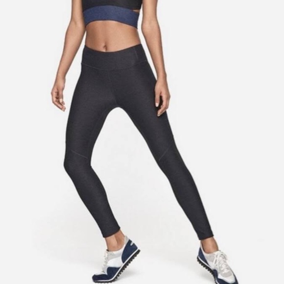 Outdoor Voices Warm-Up 7/8th Leggings in Charcoal, size XS - Picture 3 of 12